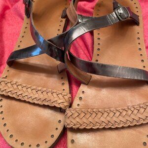 UGG Sandals Women Sz 9  Ankle Straps